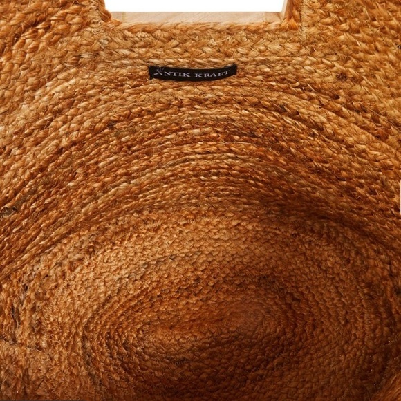 NWOT Straw bag - Picture 8 of 11